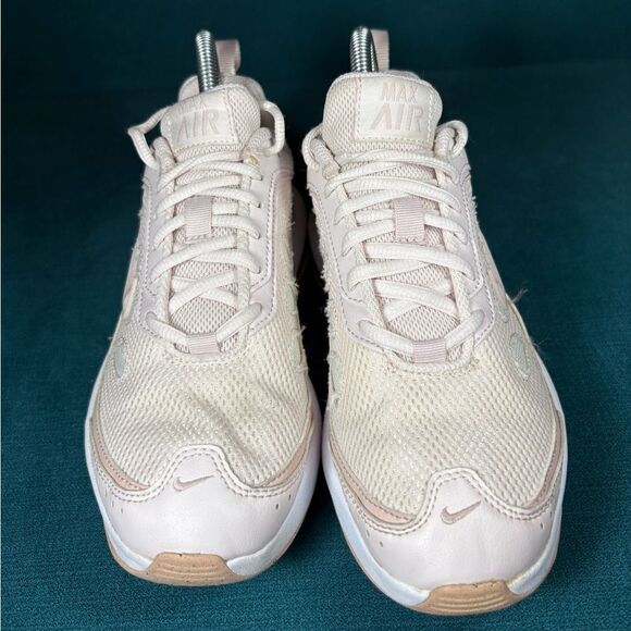 Size 6.5 - Women’s Nike Air Ap pink shoes - Picture 5 of 9
